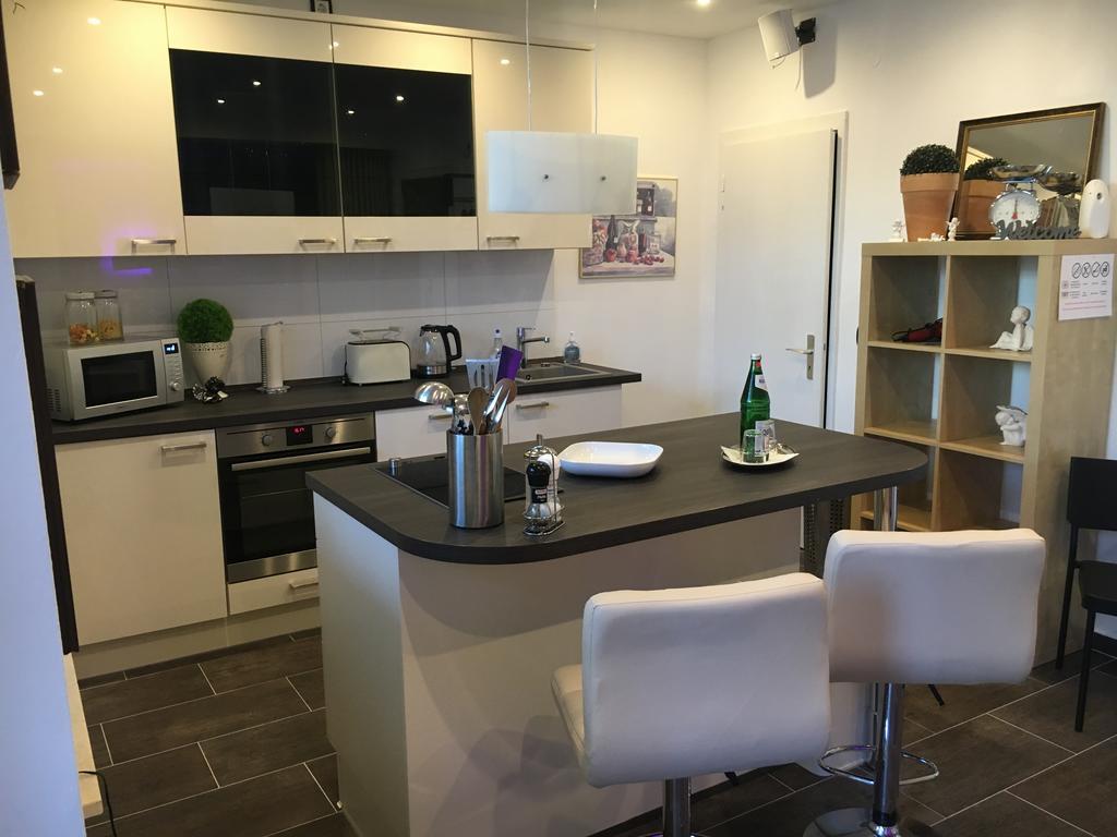 Messe Ferienwohnung Duesseldorf Oberkassel Zewnętrze zdjęcie